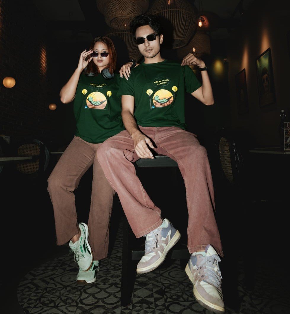 WEEKEND VIBES. REGULAR SIZED T-SHIRTS